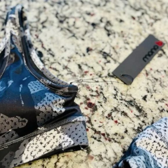 NWT MONO B Sports Bra Abstract Camo Black/Gray/White SIZES MEDIUM & LARGE - Picture 10 of 15